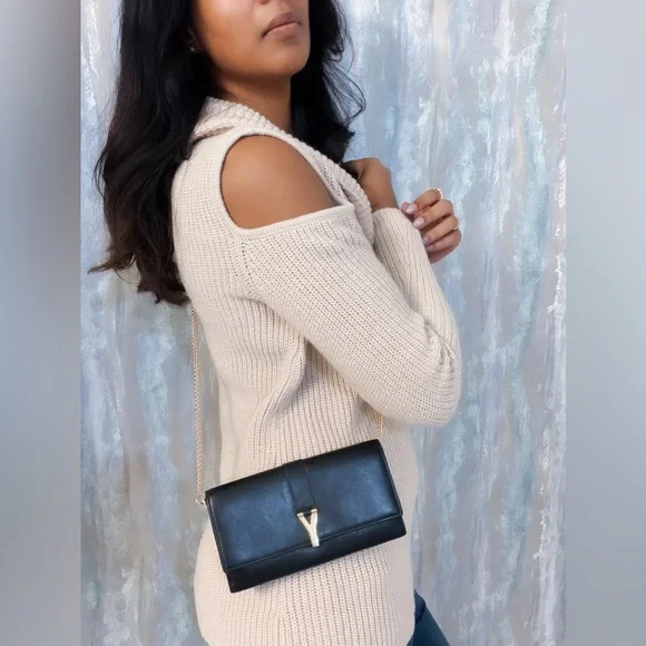 Authentic YSL Ligne Leather wallet on chain - Picture 2 of 13